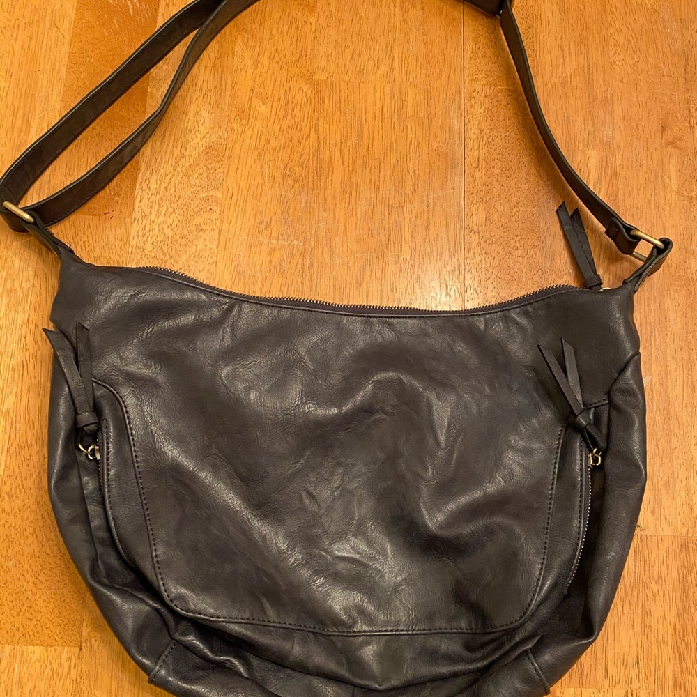 Joy Susan   vegan friendly man made mat. hobo bag
